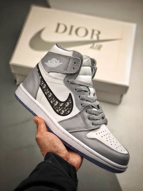 precio de tenis dior nike|dior shoes men high top.